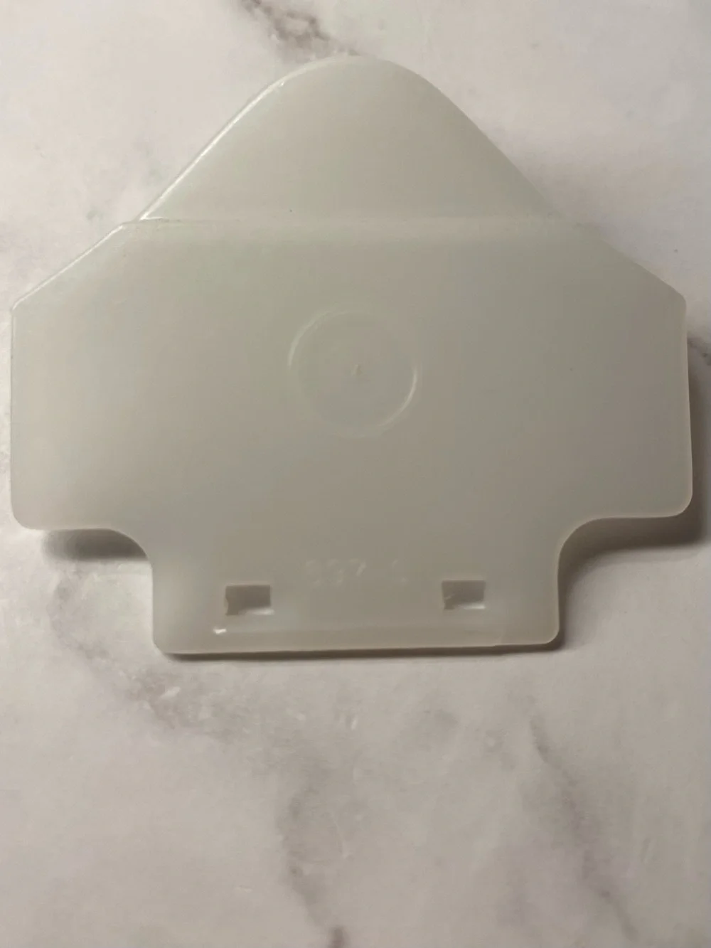 Tupperware Replacement Spout Cover Only (#697) for Mix-N-Store Pitcher Lid